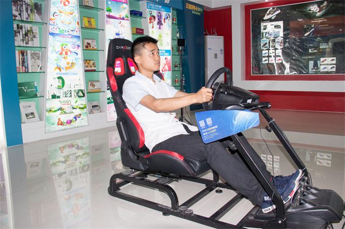 <b>放棄高薪的工作，只為來新華學習軟件</b>