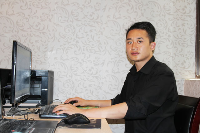 <b>中考后新華幫他開(kāi)啟新出路</b>