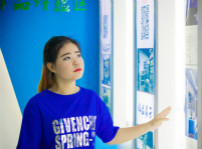 <b>在踮腳張望的青春里剛好遇見你</b>