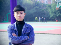 <b>小小的天，大大的夢(mèng)，活成自己想要的模樣</b>