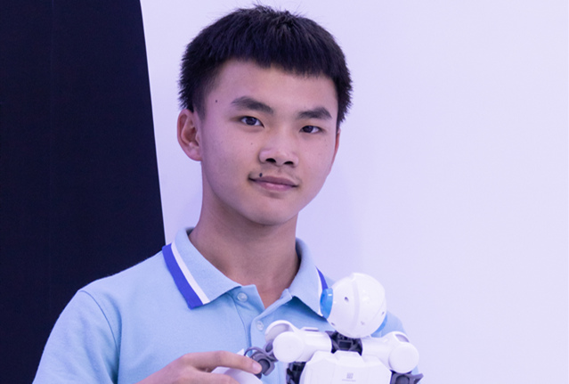 <b>夢(mèng)想需要腳踏實(shí)地</b>