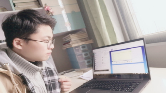 <b>居家學(xué)習(xí)嚴(yán)要求，自律使我更自由</b>