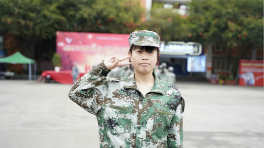 <b>她說(shuō)：感謝青春最好的時(shí)光里，遇到了四川新華</b>