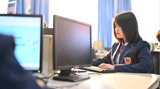 <b>初高成績(jī)不理想，找職校？女生學(xué)什么專業(yè)好？</b>