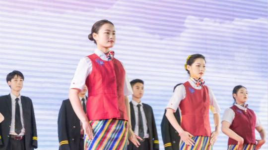 <b>新華 《有志、有智、有質(zhì)》青年</b>