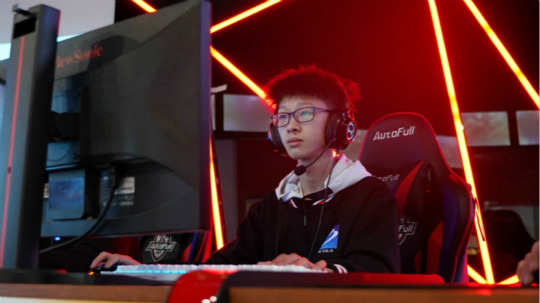 <b>中高考結(jié)束選什么專業(yè)就業(yè)好？讓他們告訴你！</b>