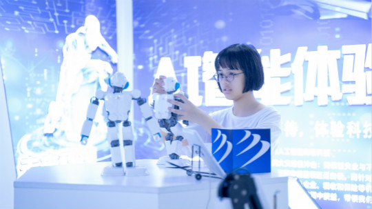 <b>解康馨伊：珍惜每一天的學(xué)習(xí)時(shí)光，靜心沉淀！</b>