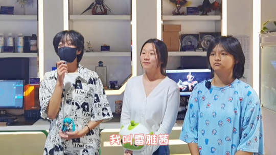 <b>三姐妹一同報(bào)名，圓夢(mèng)新華</b>