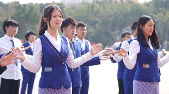 <b>國防風(fēng)采！新華國防少年不怕練！</b>