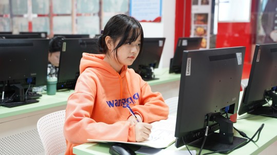 <b>優(yōu)秀學子|京東實習再得佳績，新華學習更創(chuàng)新高</b>