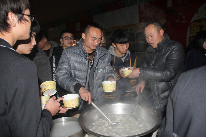 做湯圓，猜燈謎，嗨到停不下來