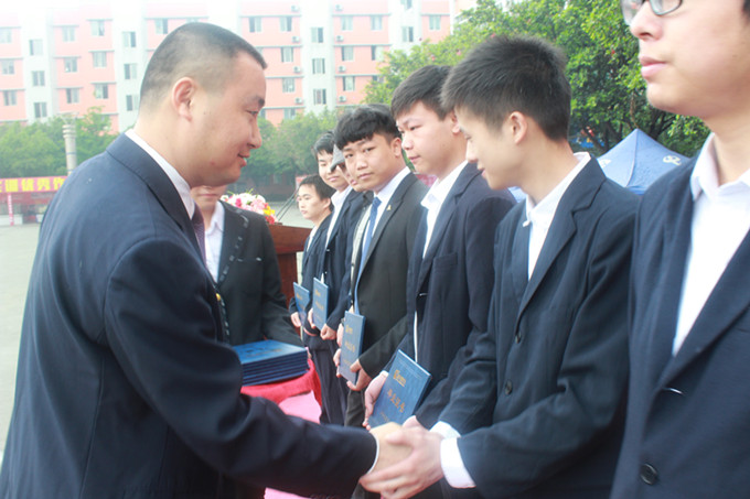 溫情畢業(yè)日：不說再見，只說永遠