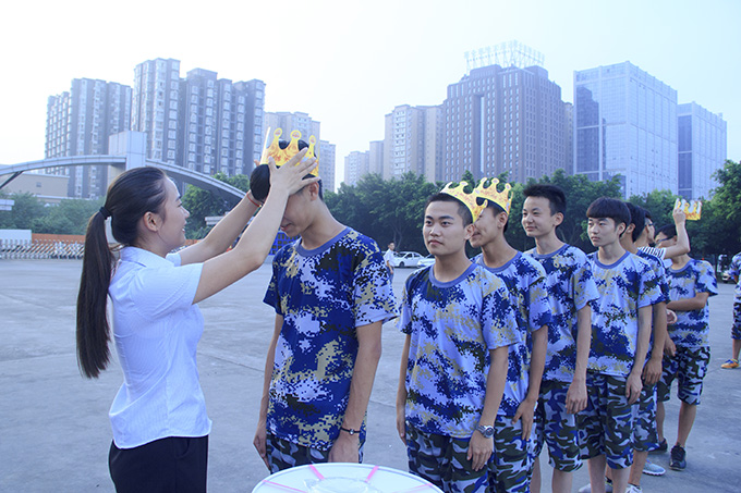 全校生日大party，新華有你更精彩