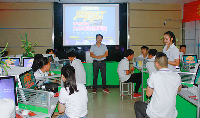 老師來了，行業(yè)大咖講述關(guān)于設(shè)計(jì)師的那些事