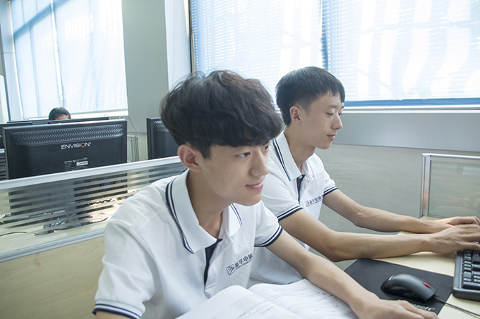 一家三兄妹都來新華上學(xué)啦！