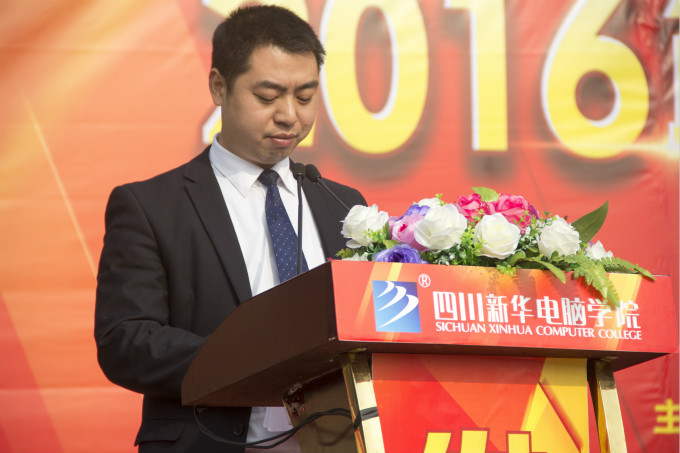 以優(yōu)生優(yōu)干為榜樣，做最優(yōu)秀的自己