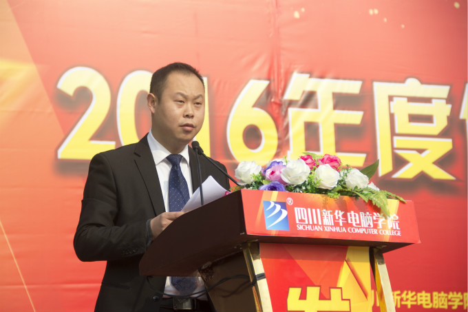 以優(yōu)生優(yōu)干為榜樣，做最優(yōu)秀的自己