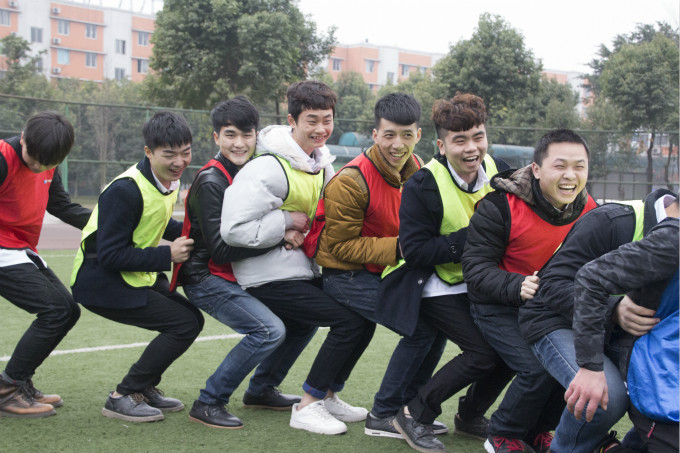 在拓展中相互認識，在拓展中展現(xiàn)自我