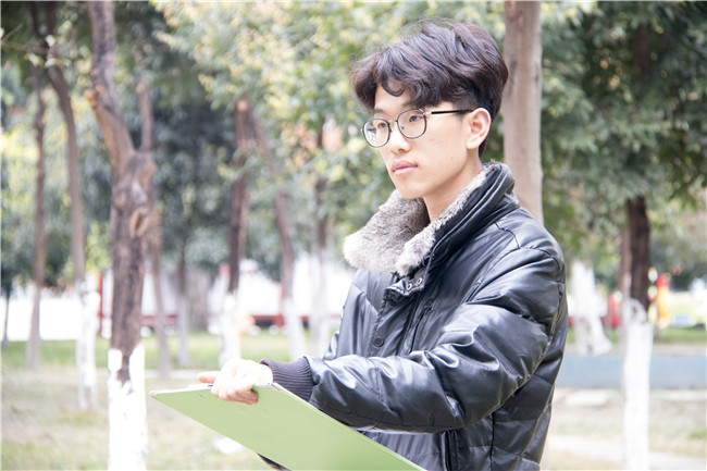 長得帥氣是優(yōu)勢，活得帥氣才是本事