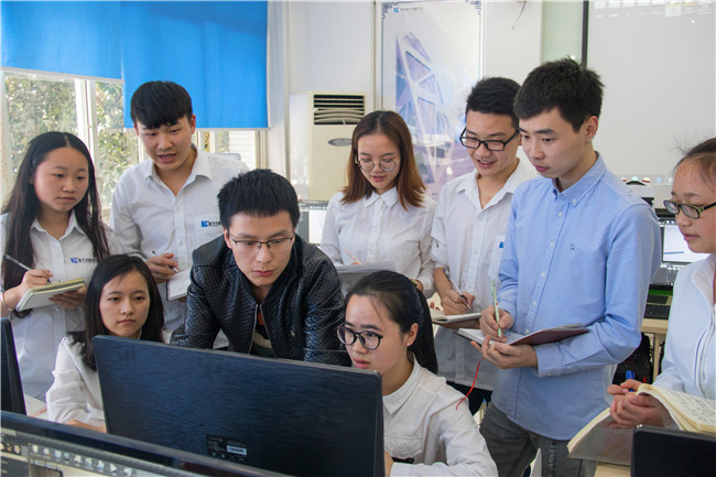 企業(yè)項目實訓，VR技術大咖空降課堂