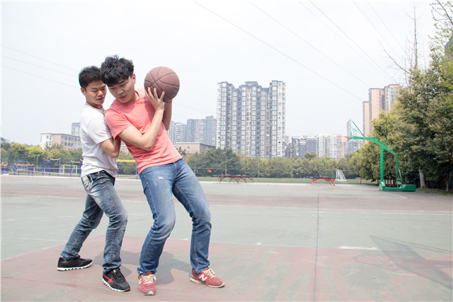 來(lái)到新華之后，與曾經(jīng)那個(gè)迷茫的自己說(shuō)再見(jiàn)