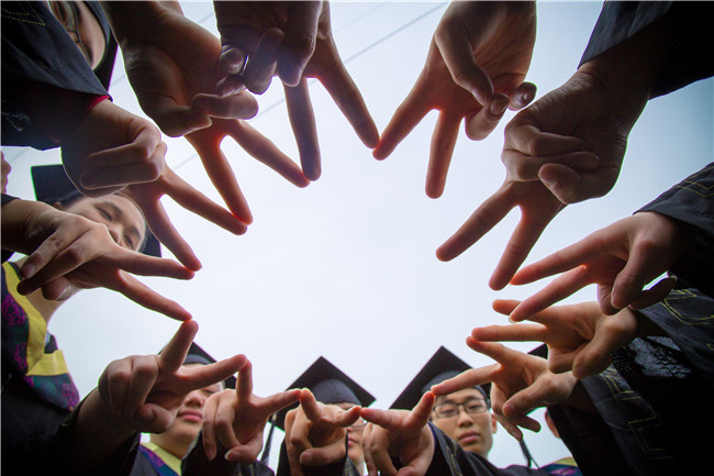 畢業(yè)了：感恩母校，放飛夢(mèng)想！