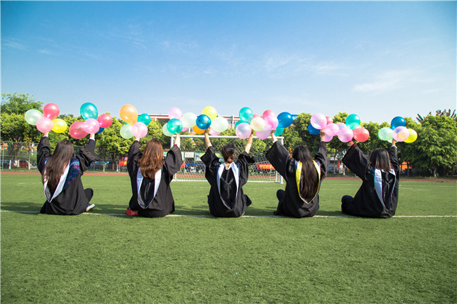 畢業(yè)了：感恩母校，放飛夢(mèng)想！
