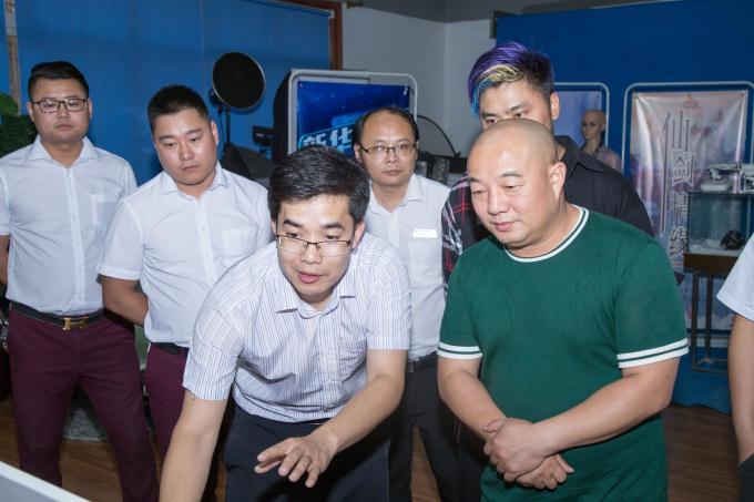 張德高告訴你：學(xué)電腦來新華，巴適得板！