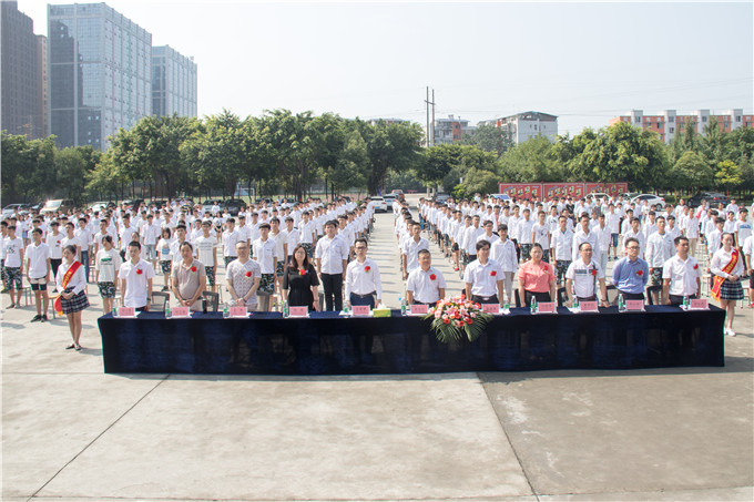 校企合作，玩轉(zhuǎn)新華學(xué)子職場未來