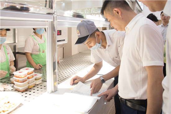  區(qū)人力資源和社會(huì)保障局、就業(yè)局領(lǐng)導(dǎo)蒞臨我院視察