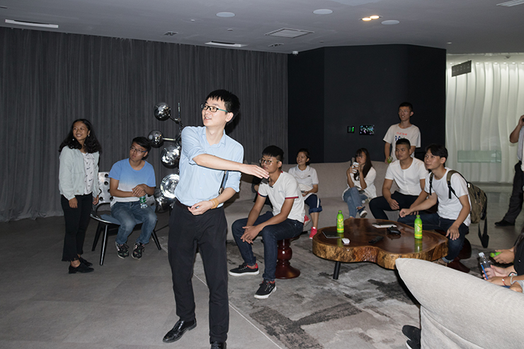 與智能握手，四川新華電腦學(xué)院學(xué)子企業(yè)參觀行