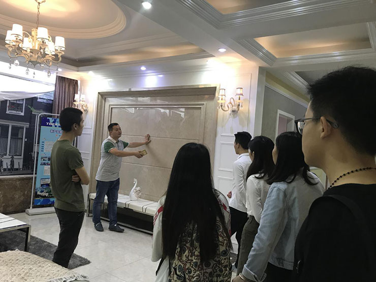 企業(yè)參觀行——從實(shí)戰(zhàn)出發(fā)，提高動(dòng)手能力