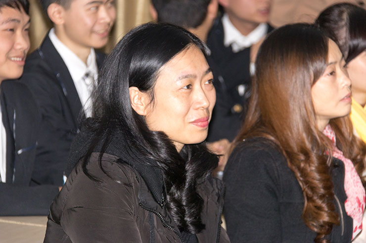 四川新華電腦學(xué)院感恩節(jié)匯報(bào)表彰大會(huì)溫情舉行