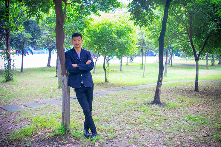 他說：四川新華電腦學院還不錯