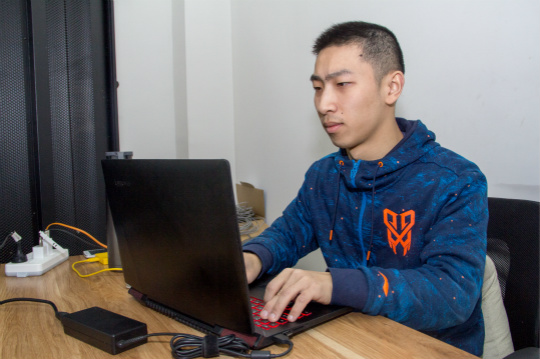 長(zhǎng)風(fēng)破浪會(huì)有時(shí)，直掛云帆濟(jì)滄海