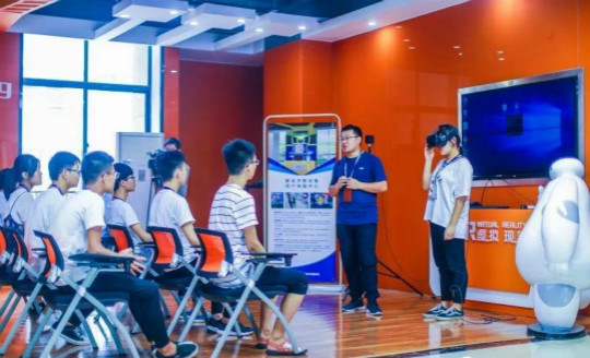 興教報國 匠心育人 新華互聯(lián)網(wǎng)科技再登央視！