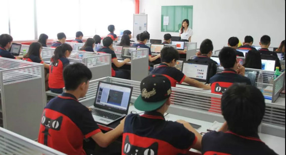 興教報國 匠心育人 新華互聯(lián)網(wǎng)科技再登央視！