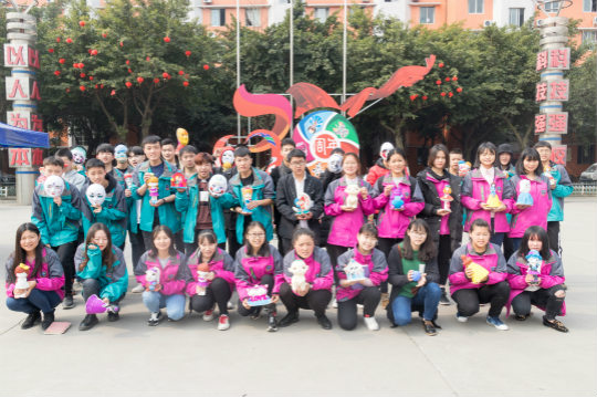 歡樂(lè)鬧元宵，四川新華玩出新花樣