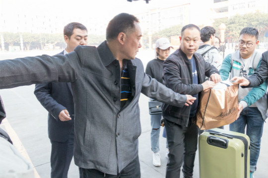 學(xué)院成功舉辦歡送2018級畢業(yè)生赴上海德絢科技就業(yè)儀式