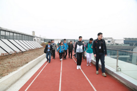 科技零距離！新華學(xué)子百度互聯(lián)網(wǎng)體驗之旅  