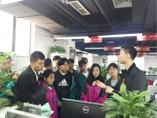 新華學子京東行