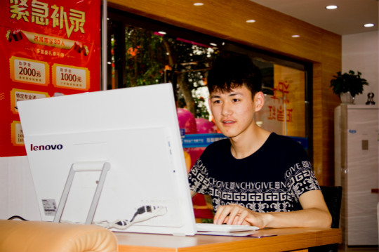 時(shí)光，請(qǐng)你走的慢一些