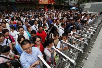 高考倒計時！莫言送考：這里從來都不是一個人的戰(zhàn)場