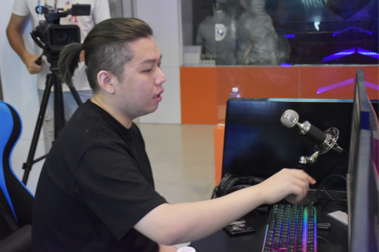 四川新華電腦學(xué)院電競專業(yè)開課了！《老師來了》為學(xué)院添磚加瓦