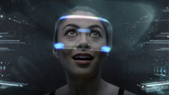 如果你想玩VR你是買回家玩還是去線下VR體驗館加盟店玩呢？