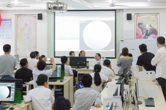 新華互聯(lián)網(wǎng)科技2018暑期VR師資培訓(xùn)之：為夢(mèng)出征