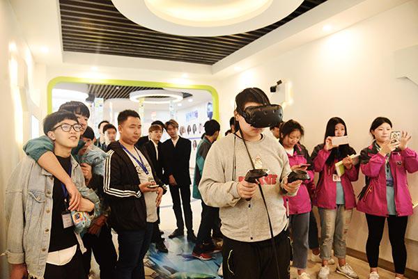 首批95后畢業(yè)生薪資到手五千多 IT收入高 是什么拉大了收入差距？