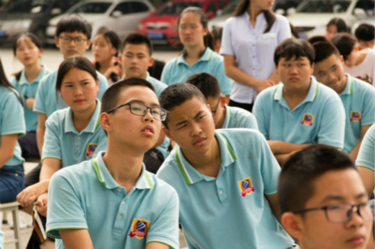 十年歸來(lái)，仍是少年 新華教育三十周年華誕之際榮譽(yù)校友齊聚母校