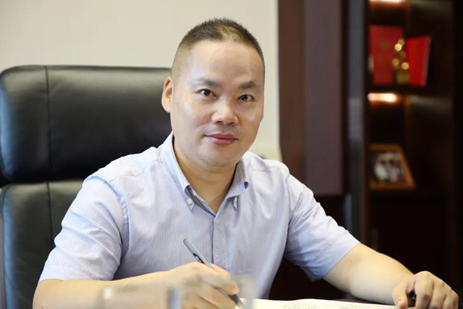 新華教育集團(tuán)常務(wù)副總裁許紹兵接受新浪網(wǎng)專訪