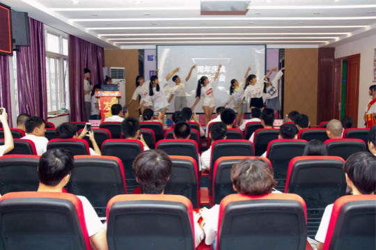 四川新華電腦學(xué)院怎么樣？